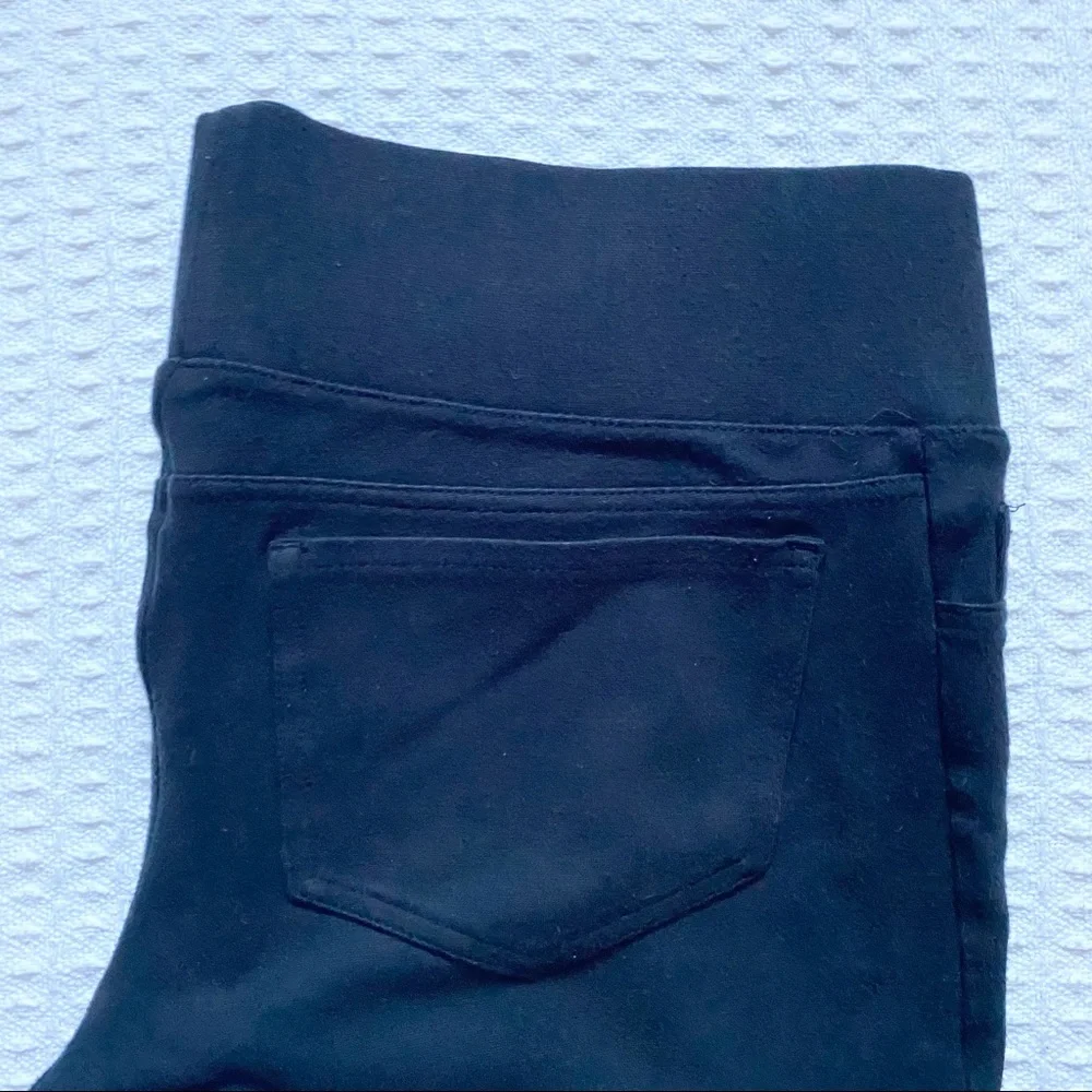 Isabel Maternity black stretch knit skinny pants size Large
